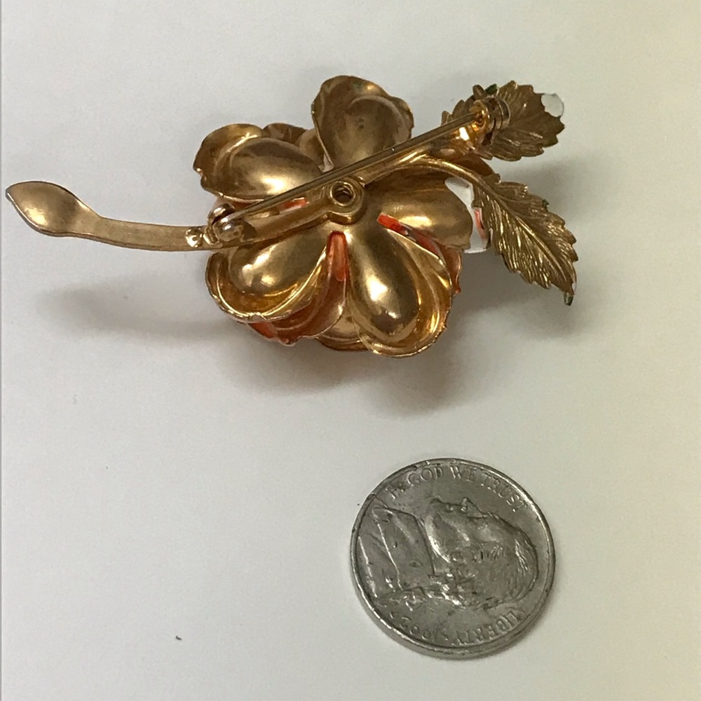 VTG Flower Pin - Picture 5 of 5